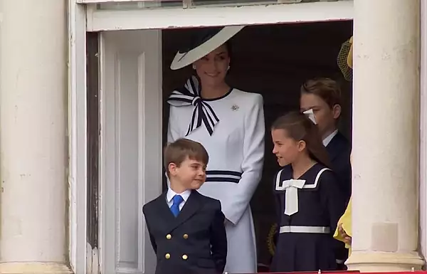 Printul Louis nu si-a dezamagit fanii. Dansul care a starnit amuzamentul Printesei Kate, la parada Trooping the Color