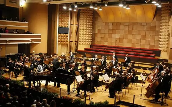 Proces cu final neprevazut in cazul violistului care a cazut de pe scena Filarmonicii Timisoara