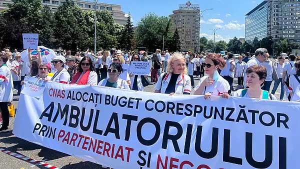 Protest la CNAS: Medicii din ambulatoriile de specialitate si doctorii de familie cer cresterea finantarii