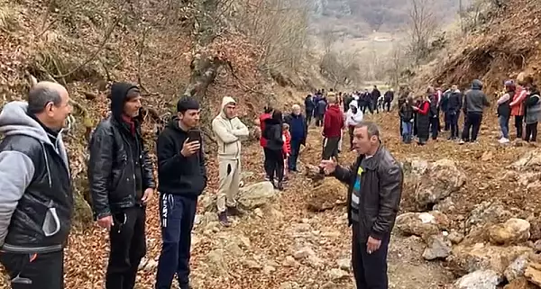 Proteste in localitatea lui Brancusi fata de deschiderea unei cariere de calcar. Primar: ,,Poate sa faca ce doreste pe terenul sau" VIDEO