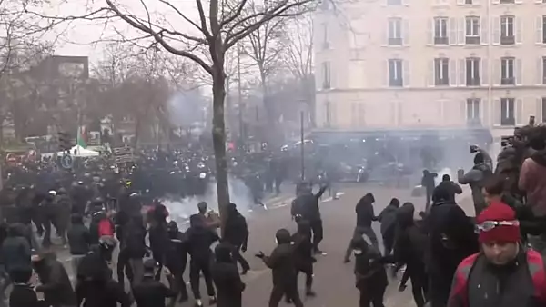 Proteste MASIVE in Franta - Macron: ,,Guvernul francez nu va ceda in fata violentei" 