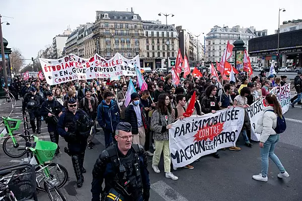 Proteste violente in Franta. Peste un milion de manifestanti sunt in strada LIVE VIDEO