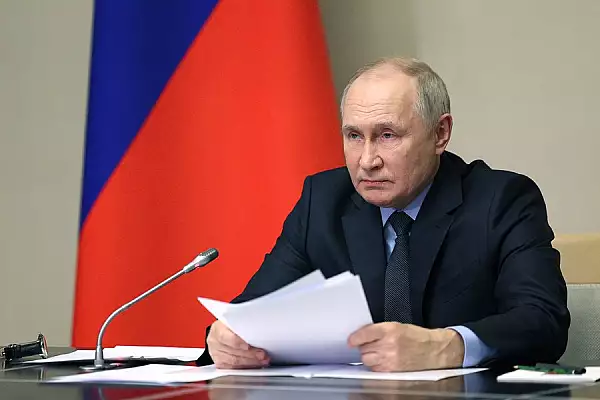 Putin sustine ca armamentul livrat de catre Occident pentru Ucraina este vandut talibanilor