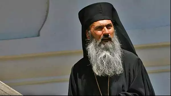 Reactie dura a Arhiepiscopiei Romano-Catolice, dupa ce IPS Teodosie i-a spus unui ortodox ca e pacat sa se roage in biserica catolica
