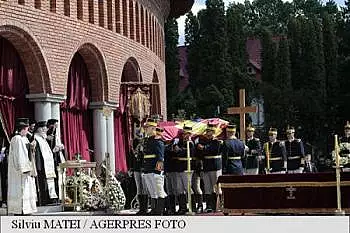 Regina Ana a fost inmormantata in Noua Catedrala Arhiepiscopala si Regala