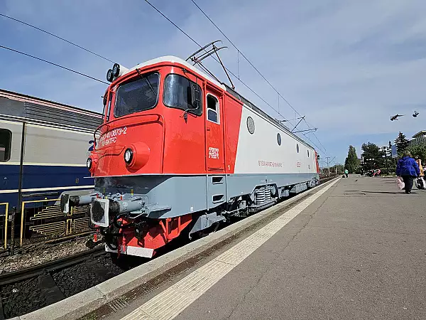 Regionala CFR Brasov anuleaza 14 trenuri in weekend-uri, din cauza lipsei de mecanici de locomotiva