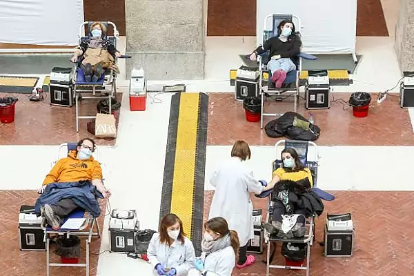 Regiunea Madrid suspenda vaccinarea anti-COVID-19 vreme de doua saptamani din cauza lipsei de doze