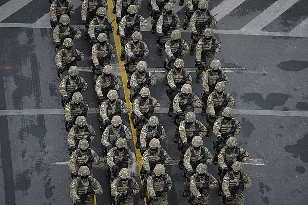 Repetitie generala, marti, la Arcul de Triumf, pentru Parada Militara de Ziua Nationala