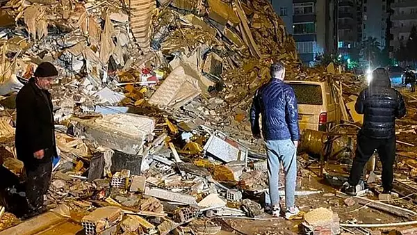 Replica de 7,5 Richter a cutremurului devastator din Turcia, surprinsa in direct de o echipa TV (VIDEO)