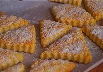 Reteta de biscuiti de casa fragezi si aromati. Preparatul cu care ii vei surprinde pe cei dragi