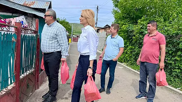 Revoltator: voturile romanilor nevoiasi, "cumparate" cu sacosa! PSD, acuzat de reprezentantii AUR ca a impartit alimente in scop electoral de 1 mai, in Prahova