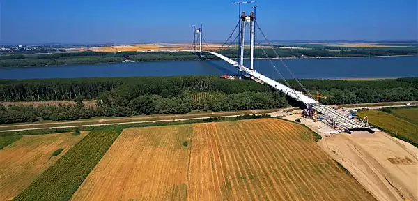 Riscul ca podul suspendat Tulcea-Braila sa devina muzeu dupa inaugurare din cauza drumurilor de legatura