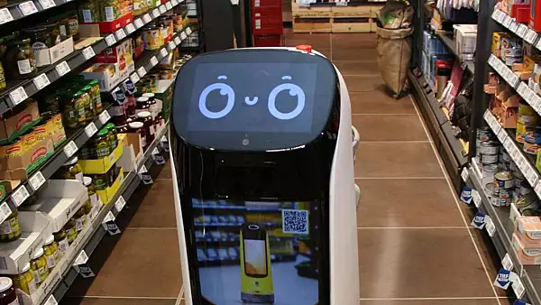robotul-care-ajuta-clientii-la-cumparaturi-introdus-in-supermarketuri-angajatii-deja-se-tem-ca-vor-fi-inlocuiti.webp