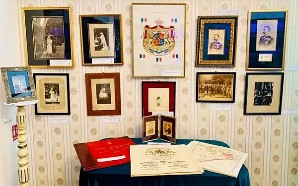 ,,Romania Regala - Marturiile unei dinastii", expozitie cu obiecte care au apartinut Familiei Regale