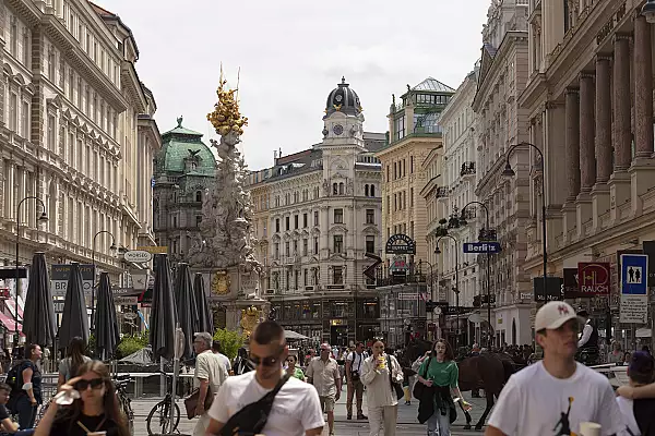 Romanii se afla pe locul trei ca grup de muncitori straini in Austria