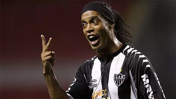 Ronaldinho, fostul star de la PSG si Barcelona, testat pozitiv la noul coronavirus