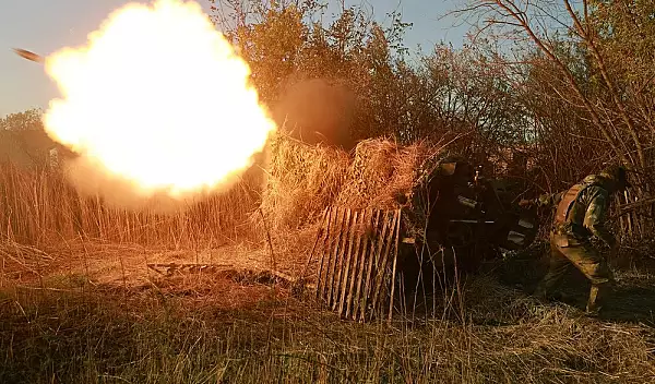 Rusii au cucerit un sat din regiunea Harkov, care le-ar putea deschide drumul catre raul Oskil. Fortele ruse avanseaza foarte lent in mai multe sectoare ale fro