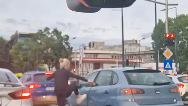 Scandal in trafic, la malul marii. O constanteanca a agresat un turist din Cluj VIDEO