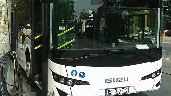 Scene de violenta intr-un autobuz din Iasi: O femeie a fost PALMUITA de un barbat pentru ca nu purta masca - VIDEO