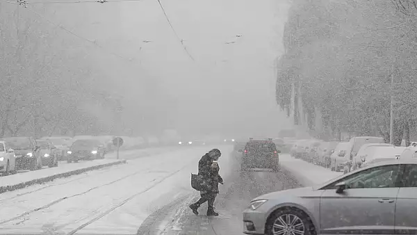 Schimbare radicala a vremii: incep ninsorile si in Capitala. De saptamana viitoare, temperaturile cresc brusc