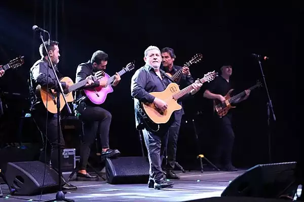 Seara latino la Festivalul Borsului Lipovenesc din Jurilovca. Concertul Gipsy Kings s-a prelungit cu un spectaculos foc de artificii: ,,Romania, I love you!" | 