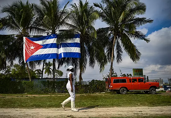 Sfarsitul unei epoci? Cuba da drumul investitiilor straine in comert din cauza crizei economice grave
