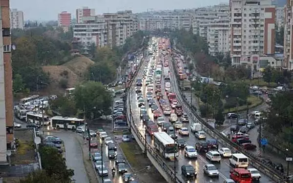 Sfatul trasnit pentru un roman care vrea sa faca naveta la Cluj. ,,Lasati copiii dimineata la scoala si pana cand iesiti din oras au absolvit"