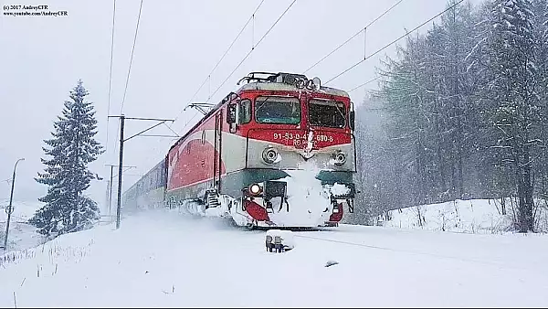 Sine de cale ferata rupte si circulatia feroviara adaptata la conditii de iarna in mai multe zone