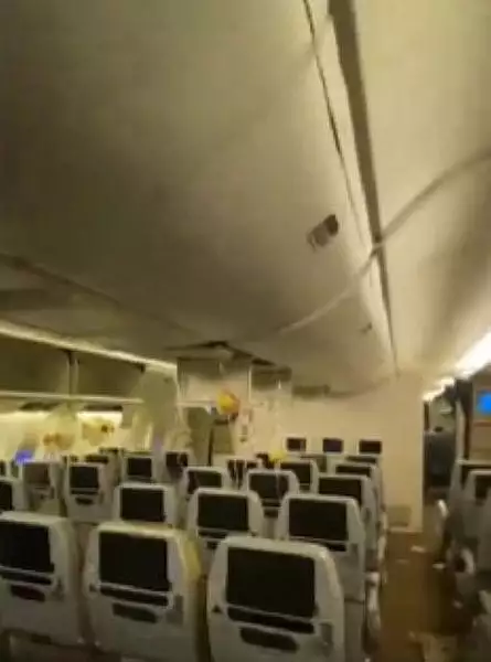 Singapore Airlines: Ce despagubiri primesc pasagerii raniti in urma turbulentelor