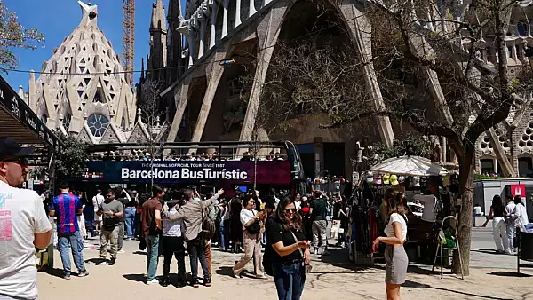 Spaniolii s-au saturat de prea multi turisti. Protestatari au impanzit orasele cu sloganuri: "Intoarce-te acasa la tine"