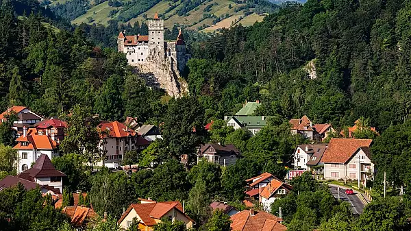 Statiunea din Romania care s-a clasat pe locul 1 in topul celor mai frumoase destinatii in 2024. Locul este cu adevarat fabulos si a fost luat cu asalt de turis