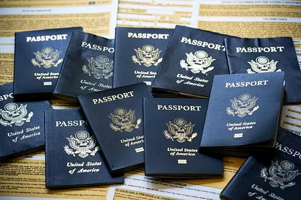 SUA au emis primul pasaport pentru o persoana care nu se identifica nici ca barbat, nici ca femeie