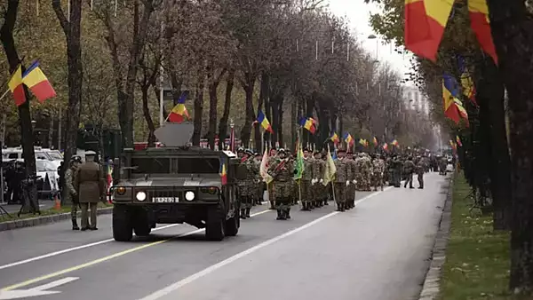 Surpriza la parada de Ziua Nationala a Romaniei - Fiul unui celebru lautar a interpretat imnul impecabil