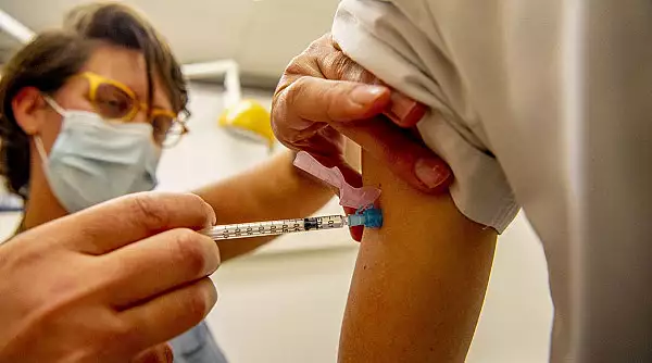 Suspiciune de soc anafilactic dupa vaccinul anti-COVID, la Cluj. Femeia a fost transportata de urgenta la spital