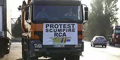 Sute de transportatori protesteaza fata de scumpirea RCA, pe Centurile Bucuresti, Buzau si in Vaslui. Soferii din Buzau pleaca spre Capitala