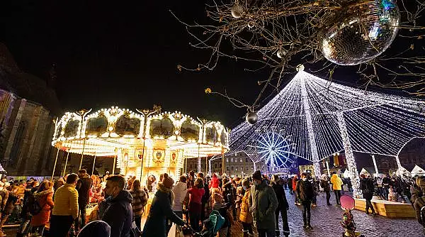 Targul de Craciun din Cluj-Napoca s-a deschis. Copiii se vor putea bucura de ateliere si jocuri interactive, in fiecare zi