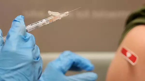 Te-ai vaccinat impotriva COVID-19 si ai suferit efecte ADVERSE? Poti primi despagubiri banesti - proiect controversat in SENAT