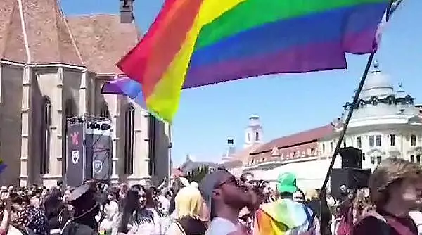 Tensiuni intre comunitatea LGBTQ+ si sustinatorii familiei traditionale, la Cluj