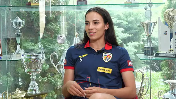 Teodora Meluta, cea mai buna jucatoare de fotbal din Romania, dezvaluiri in emisiunea ,,La feminin": Oamenii imi admirau frumusetea, nu ce am facut pe teren