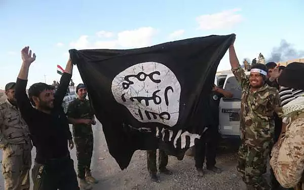 Teroristii ISIS au ucis sase persoane in gudron incins