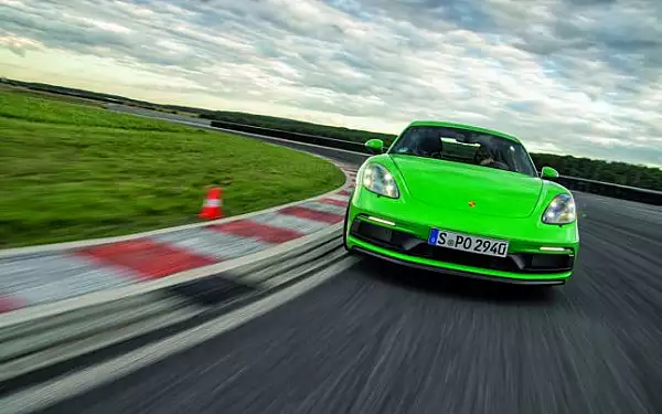 Test drive
Porsche 718 Cayman GTS 4.0