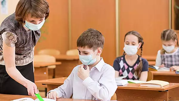 Teste rapide pentru elevii care merg la scoala - Ce masuri se iau in cazul infectarii copiilor | ANUNTUL ministrului Sanatatii