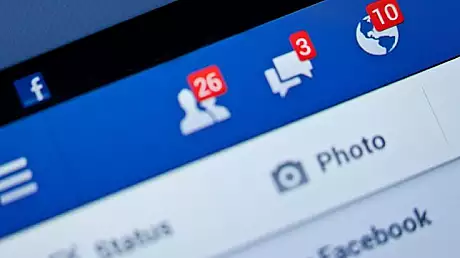 Tot mai multi adolescenti renunta la Facebook: "Retelele de socializare ii fac pe tineri bipolari"