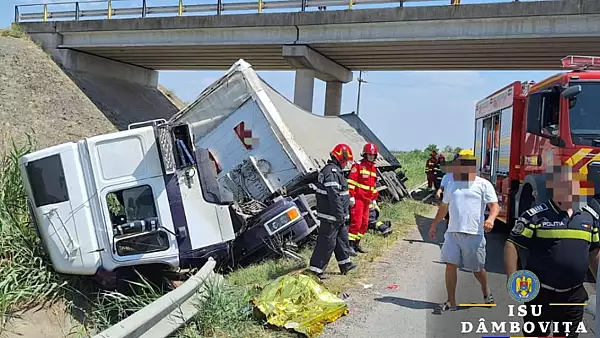 Tragedie rutiera pe A1 Bucuresti-Pitesti: 3 morti si 4 raniti, dupa ce o dubita a fost spulberata de un TIR - FOTO/VIDEO