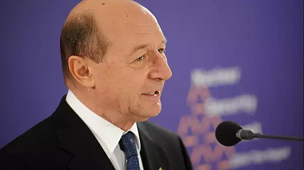 Traian Basescu critica protestele bugetarilor: "Nu sunt justificate" - Care e salariul mediu la stat fata de cel din privat