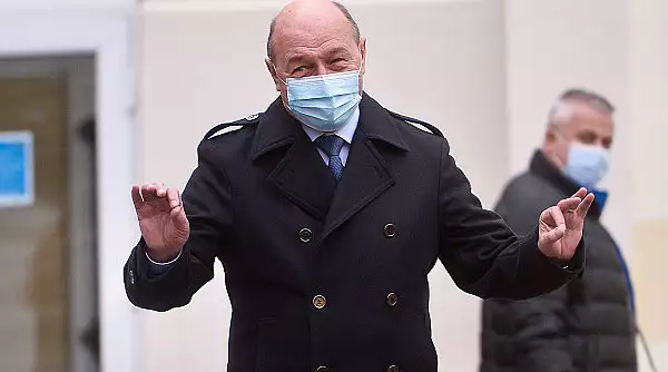 Traian Basescu s-a vaccinat impotriva COVID-19 la Spitalul Militar Central