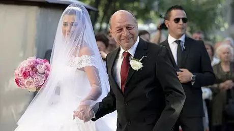 Traian Basescu, scandal MONSTRU dupa divortul Elenei: Il dau in judecata