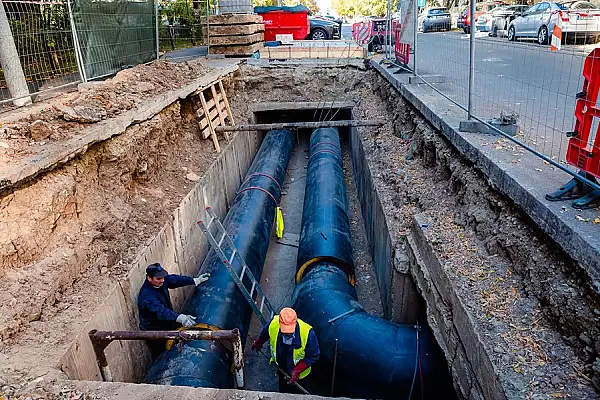 Trei noi santiere se deschid pe strazile Capitalei. Lista zonelor fara apa calda