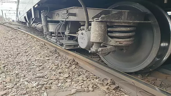  Tren de marfa deraiat, in Valcea. Circulatia feroviara e oprita pana joi