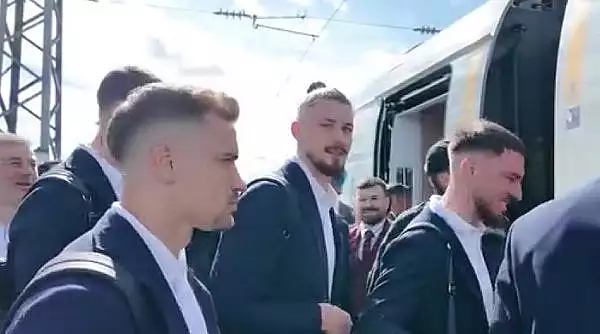 Tricolorii au calatorit cu trenul spre Muenchen pentru partida cu Ucraina de la EURO 2024. Edi Iordanescu si-a sarbatorit ziua de nastere inainte de meci